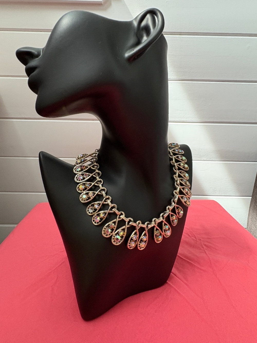 Vintage 1950s–60s Aurora Borealis Rhinestone Teardrop Collar Necklace — As Is